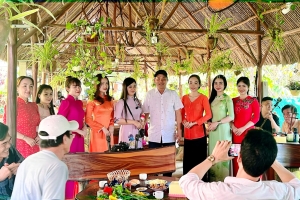 Thưởng thức 5 loại trái cây theo mùa tại nhà người dân